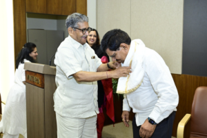 Ek-Mulakat-Raipur-Felicitation-300x200