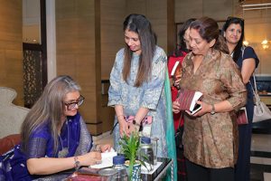 The-Write-Circle-Agra-with-Priyanka-Sharma-Kaintura-Book-Signing